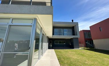 Casa Al Río En Venta - Barrio San Juan, Villanueva, Tigre