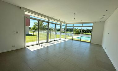 Casa Al Río En Venta - Barrio San Juan, Villanueva, Tigre