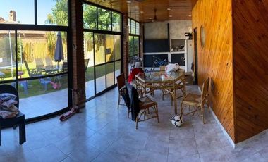 Casa en venta - 3 dormitorios 3 baños - 128mts2 - Country Club El Venado I, Esteban Echeverría