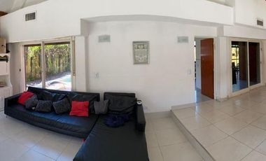 Casa en venta - 3 dormitorios 3 baños - 128mts2 - Country Club El Venado I, Esteban Echeverría