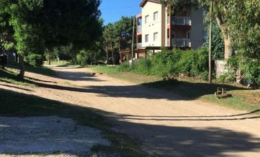 Casa venta - 4 dormitorios 2 baños - Cocheras - 480mts2 - Ostende, Pinamar