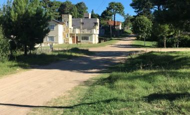 Casa venta - 4 dormitorios 2 baños - Cocheras - 480mts2 - Ostende, Pinamar