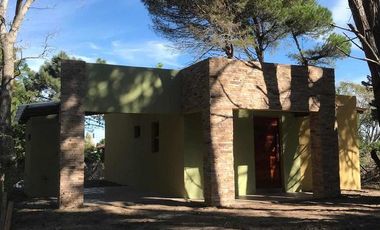 Casa en venta - 2 dormitorios 1 baño - 47mts2 - Costa Del Este