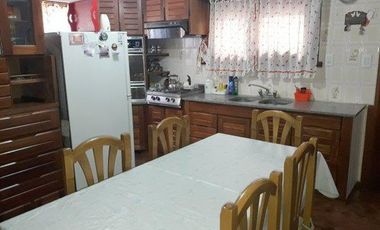Casa en venta - 2 Dormitorios 1 Baño - 200Mts2 - Necochea