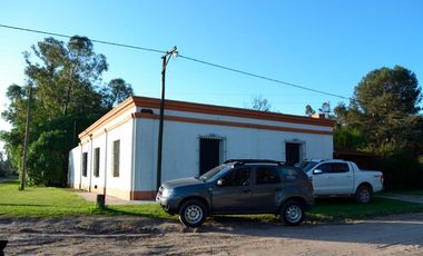 Casa quinta en venta - 3 dormitorios 3 baño 2 cocheras - 11500mts2 - Miramar