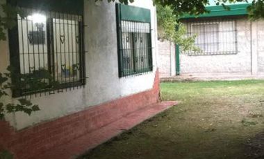 Casa quinta en venta - 3 dormitorios 2 baños - 1.471mts2 - 20 De Junio, La Matanza