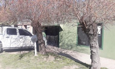 Casa en venta - 4 dormitorios 1 baño - 110mts2 - Berisso