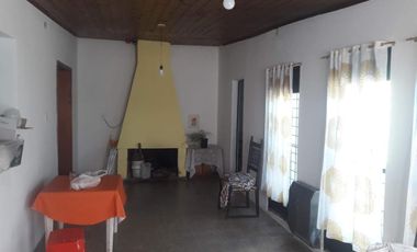 Casa en venta - 4 dormitorios 1 baño - 110mts2 - Berisso