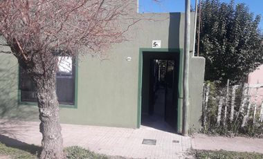 Casa en venta - 4 dormitorios 1 baño - 110mts2 - Berisso