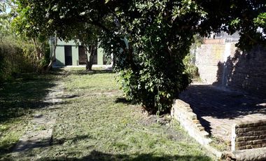 Casa en venta - 4 dormitorios 1 baño - 110mts2 - Berisso