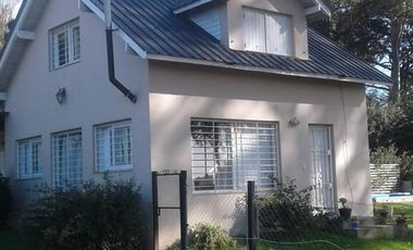 Casa en venta - 2 dormitorios 2 baños - 100mts2 - Sierra De Los Padres, General Pueyrredón