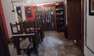 Casa en venta - 3 dormitorios 3 baños - Cochera - 416mts2 - Villa Elisa, La Plata