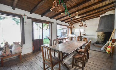 Casa en venta - 3 dormitorios 3 baños - Cochera - 416mts2 - Villa Elisa, La Plata