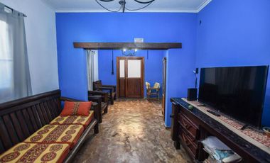 Casa en venta - 3 dormitorios 3 baños - Cochera - 416mts2 - Villa Elisa, La Plata