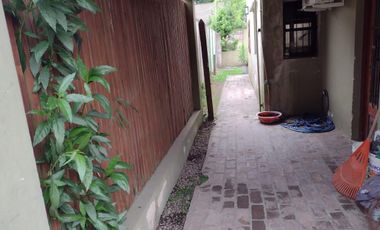 Casa en venta - 3 dormitorios 3 baños - Cochera - 416mts2 - Villa Elisa, La Plata