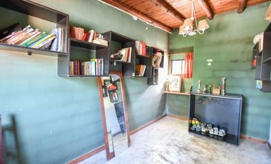 Casa en venta - 3 dormitorios 3 baños - Cochera - 416mts2 - Villa Elisa, La Plata