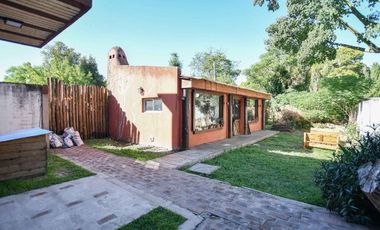 Casa en venta - 3 dormitorios 3 baños - Cochera - 416mts2 - Villa Elisa, La Plata