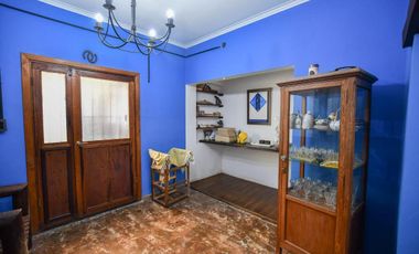 Casa en venta - 3 dormitorios 3 baños - Cochera - 416mts2 - Villa Elisa, La Plata
