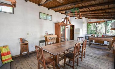 Casa en venta - 3 dormitorios 3 baños - Cochera - 416mts2 - Villa Elisa, La Plata