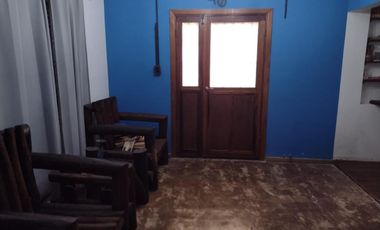 Casa en venta - 3 dormitorios 3 baños - Cochera - 416mts2 - Villa Elisa, La Plata