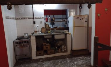 Casa en venta - 3 dormitorios 3 baños - Cochera - 416mts2 - Villa Elisa, La Plata