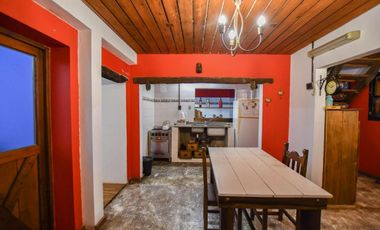 Casa en venta - 3 dormitorios 3 baños - Cochera - 416mts2 - Villa Elisa, La Plata