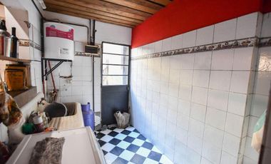 Casa en venta - 3 dormitorios 3 baños - Cochera - 416mts2 - Villa Elisa, La Plata