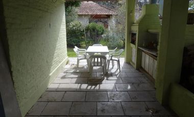 Casa en venta - 3 dormitorios 2 baños - 800mts2 - Costa Del Este