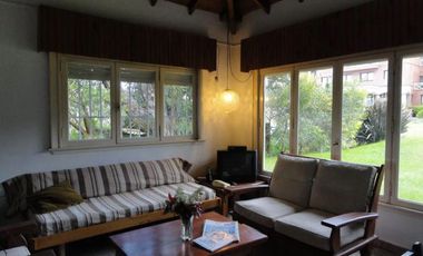 Casa en venta - 3 dormitorios 2 baños - 800mts2 - Costa Del Este