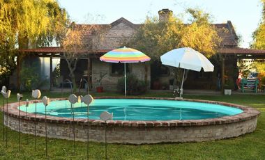 Casa en venta - 3 Dormitorios 3 Baños - Cochera - 1.500Mts2 - Ranchos, General Paz