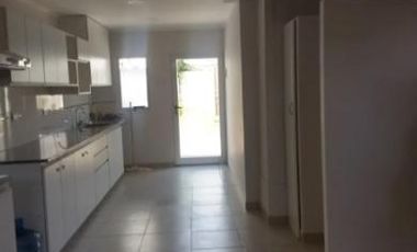 Casa en venta - 3 dormitorios 1 baño 3 cocheras - 330mts2 - Lincoln