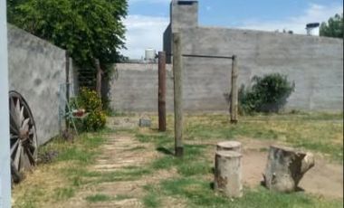 Casa en venta - 3 dormitorios 1 baño 3 cocheras - 330mts2 - Lincoln