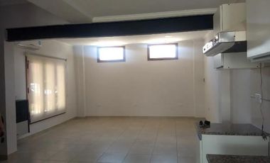 Casa en venta - 3 dormitorios 1 baño 3 cocheras - 330mts2 - Lincoln