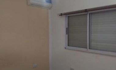 Casa en venta - 3 dormitorios 1 baño 3 cocheras - 330mts2 - Lincoln