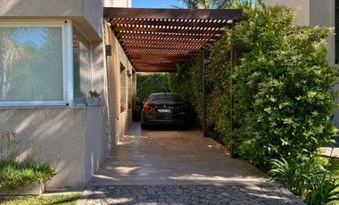 CASA 5 AMBIENTES EN VENTA, BARRIO PRIVADO LOS PARAISOS, LOS CARDALES