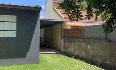 Casa en venta - 2 dormitorios 1 baño - 54mts2 - Santa Clara Del Mar