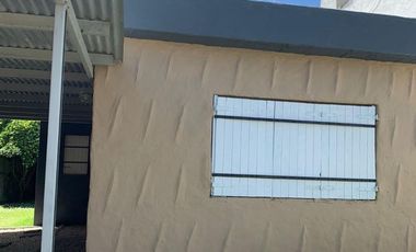 Casa en venta - 2 dormitorios 1 baño - 54mts2 - Santa Clara Del Mar