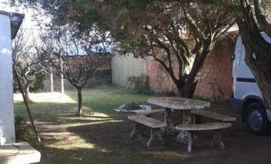 Venta en bloque Casa y  Departamento - 4 dormitorios 2 baños - 400mts2 totales - Las Toninas