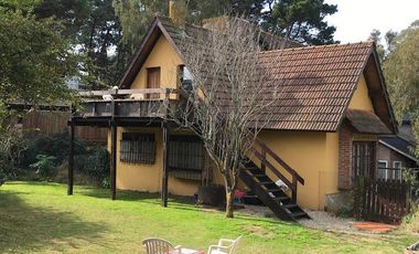 Casa en venta - 4 Dormitorios 2 Baños - Cocheras - 660Mts2 - Valeria Del Mar