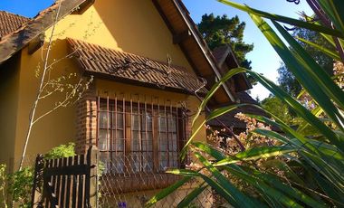 Casa en venta - 4 Dormitorios 2 Baños - Cocheras - 660Mts2 - Valeria Del Mar