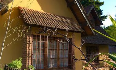 Casa en venta - 4 Dormitorios 2 Baños - Cocheras - 660Mts2 - Valeria Del Mar