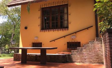 Casa en venta - 4 Dormitorios 2 Baños - Cocheras - 660Mts2 - Valeria Del Mar