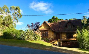 Casa en venta - 4 Dormitorios 2 Baños - Cocheras - 660Mts2 - Valeria Del Mar