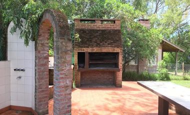 Casa en venta - 4 Dormitorios 2 Baños - Cocheras - 660Mts2 - Valeria Del Mar