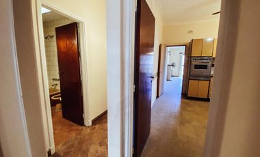 Casa en venta - 4 dormitorios 2 baños - Cocheras - 209mts2 - Tolosa, La Plata