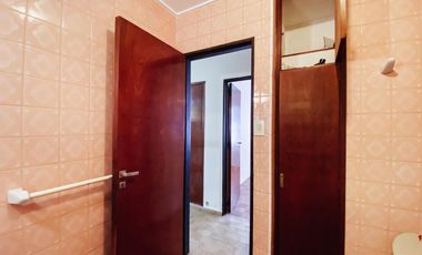Casa en venta - 4 dormitorios 2 baños - Cocheras - 209mts2 - Tolosa, La Plata