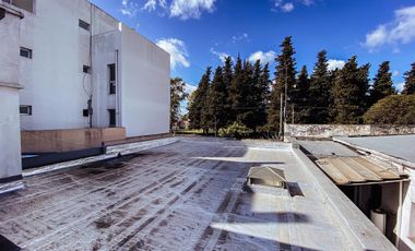 Casa en venta - 4 dormitorios 2 baños - Cocheras - 209mts2 - Tolosa, La Plata