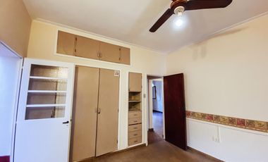 Casa en venta - 4 dormitorios 2 baños - Cocheras - 209mts2 - Tolosa, La Plata