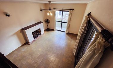 Casa en venta - 4 dormitorios 2 baños - Cocheras - 209mts2 - Tolosa, La Plata