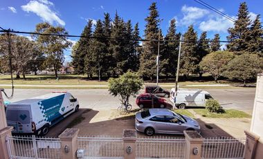 Casa en venta - 4 dormitorios 2 baños - Cocheras - 209mts2 - Tolosa, La Plata